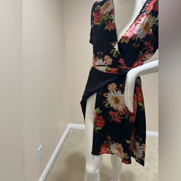 NWT JNSQ Katakina 100% Silk Black Dress with Floral Patterns Size 10 - Picture 4 of 6